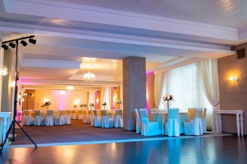 https://honeypot0.s3.amazonaws.com/1699725732832-gallery-galerie_atheneum-ballroom160-02-51.jpg