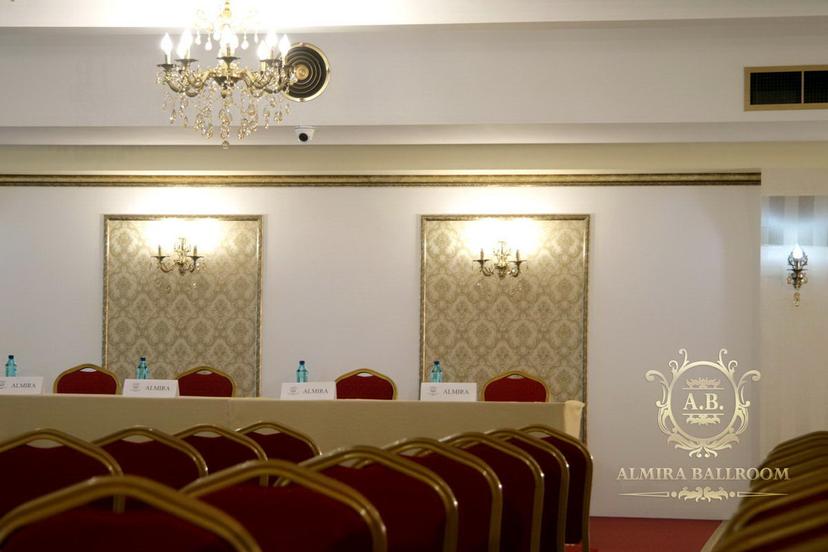 https://honeypot0.s3.amazonaws.com/1699738251613-gallery-almira-ballroom-08.jpg