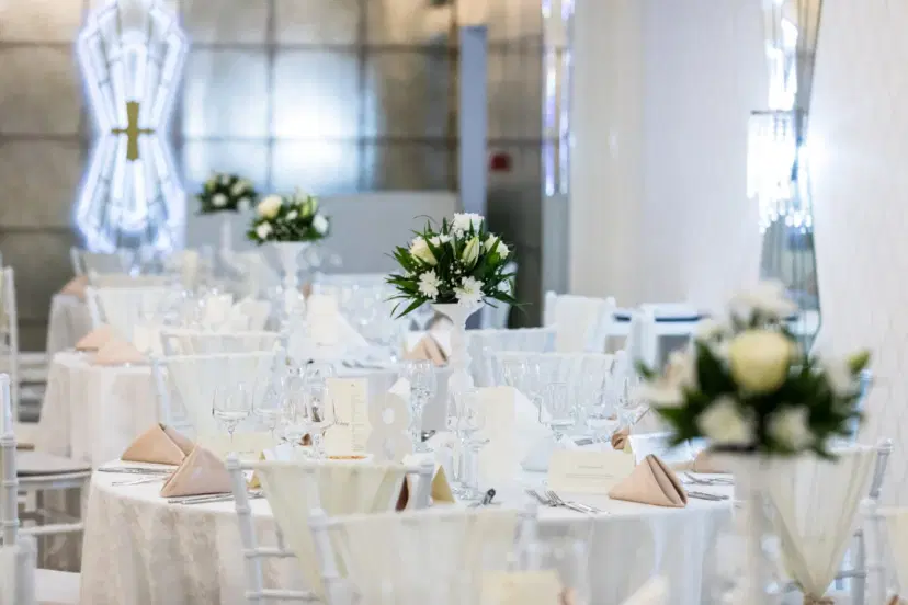 https://honeypot0.s3.amazonaws.com/1699819061640-gallery-american-ballroom-salonul-new-york-3.webp