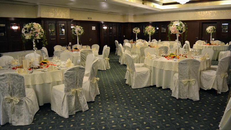 https://honeypot0.s3.amazonaws.com/1699819720051-gallery-ramada-north-3-crystal-01.jpg
