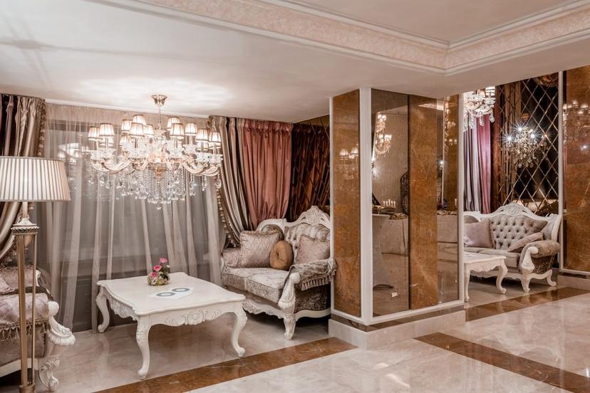 https://honeypot0.s3.amazonaws.com/1699822649352-gallery-le-chateau-gallery-4.jpg