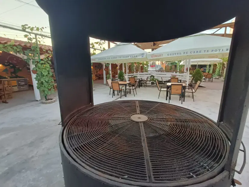 https://honeypot0.s3.amazonaws.com/1699831111416-gallery-restaurant-vatra-neamului%20%287%29.webp
