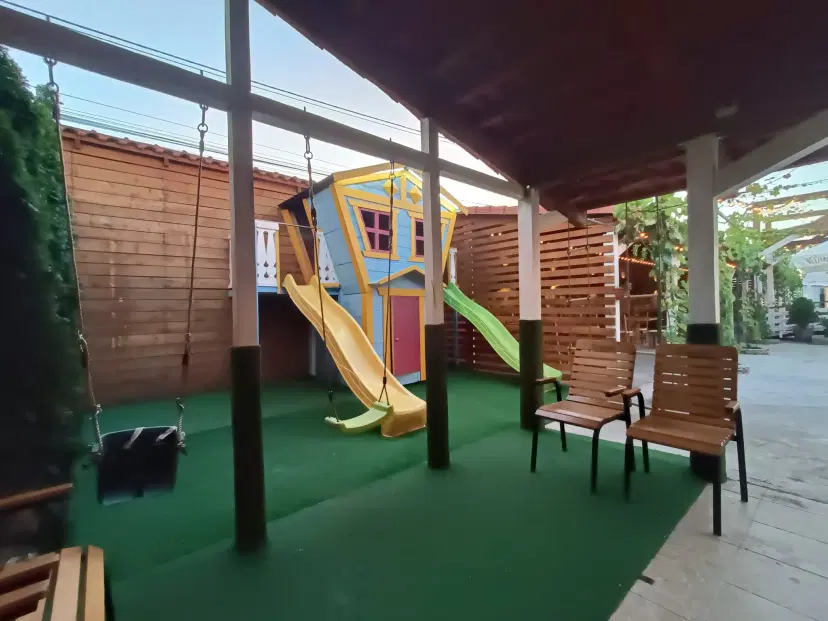 https://honeypot0.s3.amazonaws.com/1699831111565-gallery-restaurant-vatra-neamului%20%288%29.webp