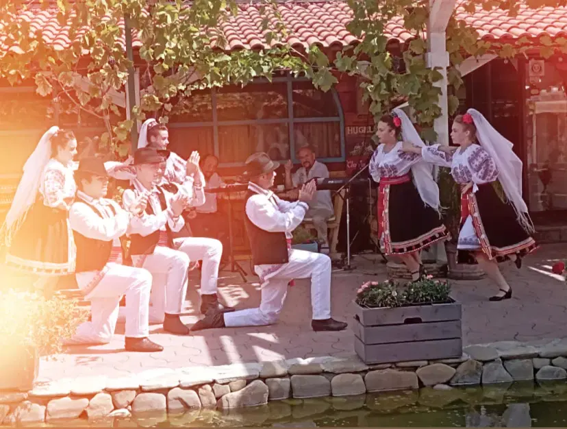 https://honeypot0.s3.amazonaws.com/1699831111712-gallery-restaurant-vatra-neamului%20%289%29.webp