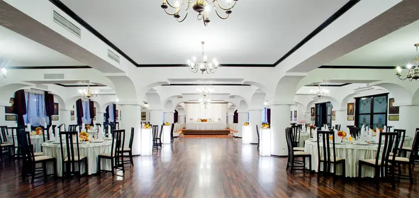 https://honeypot0.s3.amazonaws.com/1699831112372-gallery-restaurant-vatra-neamului%20%2816%29.webp