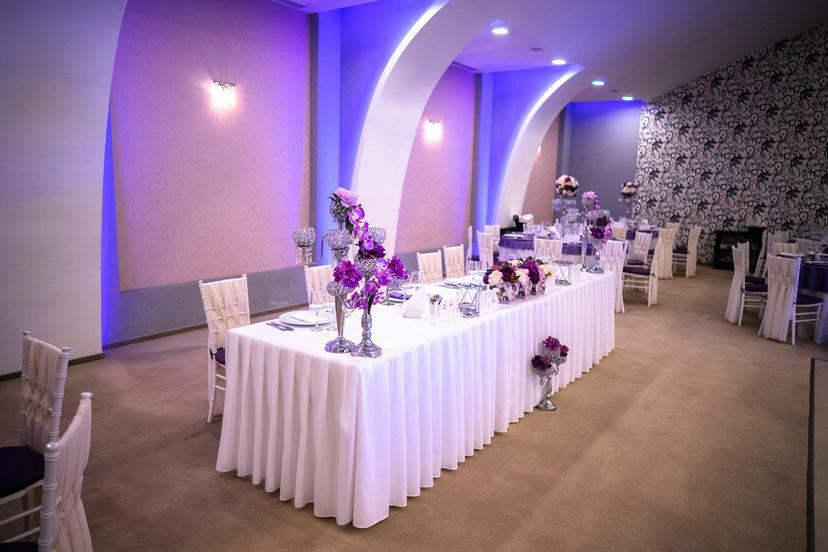 https://honeypot0.s3.amazonaws.com/1699876095384-gallery-metropolitan-01-manhattan-03.jpg
