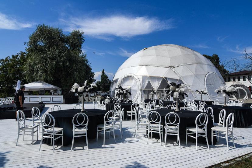 https://honeypot0.s3.amazonaws.com/1699901870000-gallery-buftea-events-1-dome-02.jpg