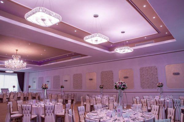 https://honeypot0.s3.amazonaws.com/1699986831933-gallery-Reina-Events-Salon-Sofia-8-600x398.jpg