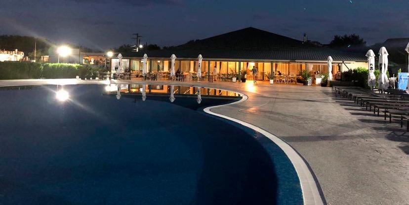 https://honeypot0.s3.amazonaws.com/1700036337587-gallery-piscina-5.jpg