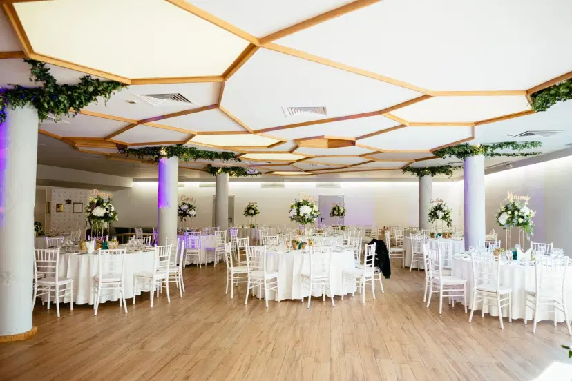 https://honeypot0.s3.amazonaws.com/1700049809862-gallery-gradina-floreasca%20%289%29.webp