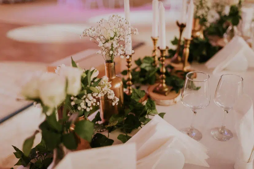 https://honeypot0.s3.amazonaws.com/1700089662820-gallery-Lagoo-Snagov-Decoratiuni-2018-3.webp