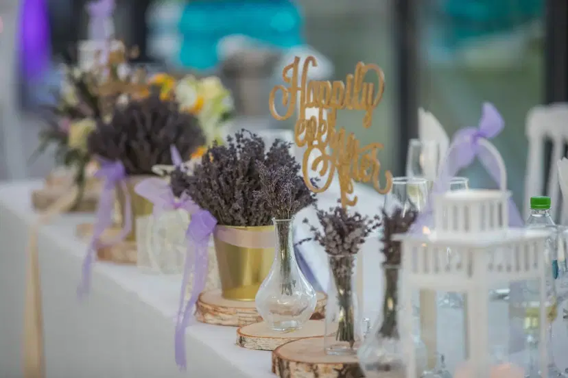 https://honeypot0.s3.amazonaws.com/1700089663200-gallery-Lagoo-Snagov-Decoratiuni-2018-9.webp