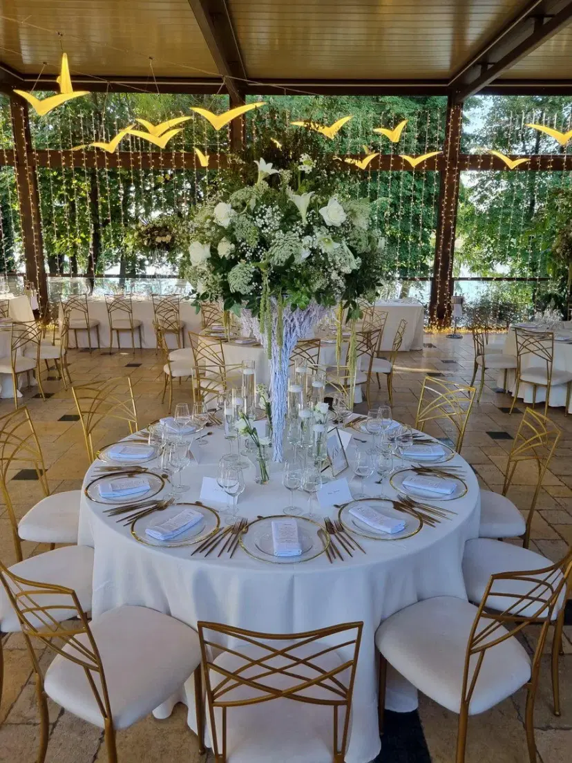 https://honeypot0.s3.amazonaws.com/1700289495161-gallery-RESTAURNAT%20PESCARUS%20%20%285%29.webp