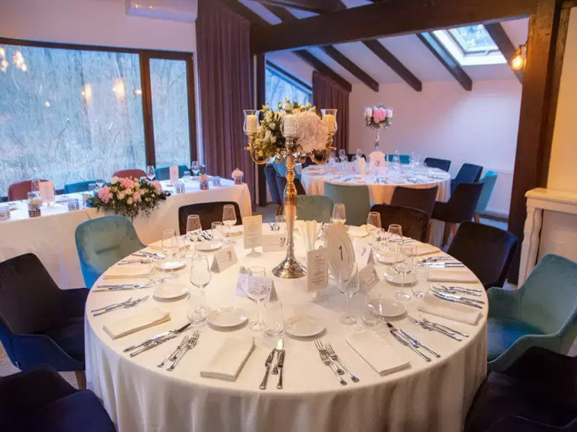 https://honeypot0.s3.amazonaws.com/1700485969283-gallery-LAZOO%20RESTAURANT%26LOUNGE%20%284%29.webp