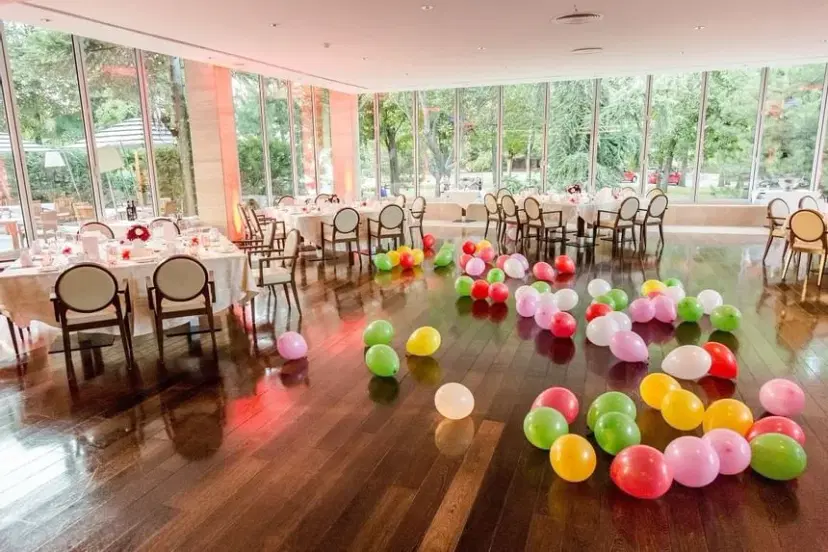 https://honeypot0.s3.amazonaws.com/1700505750240-gallery-botez-veranda-emailsize.webp