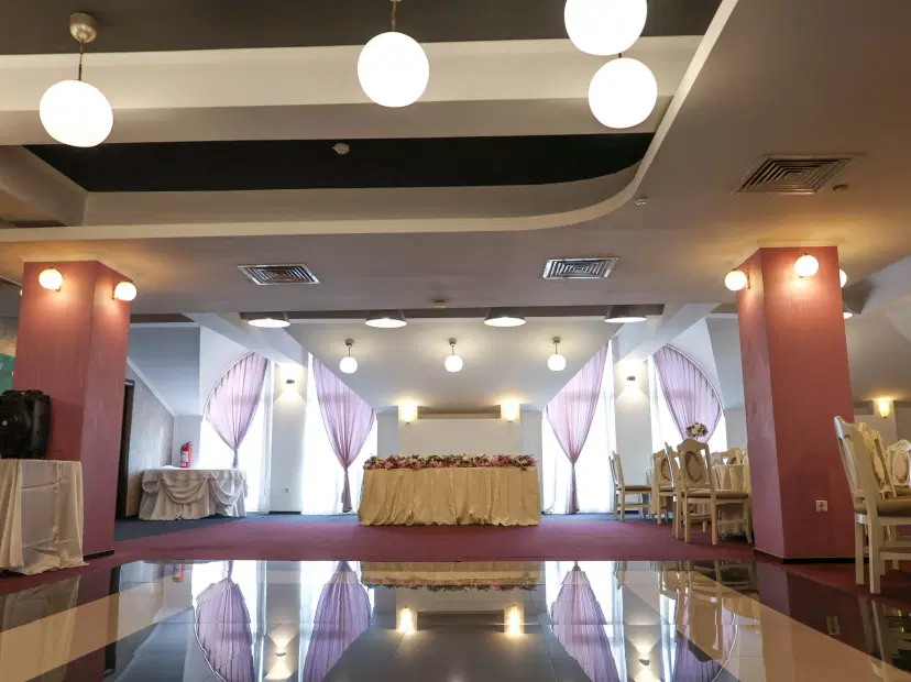 https://honeypot0.s3.amazonaws.com/1700574534906-gallery-AMADA%20BALLROOM%20%286%29.webp