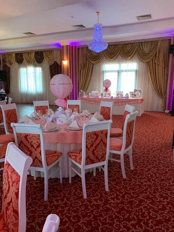 https://honeypot0.s3.amazonaws.com/1700581066140-gallery-EDEN%20HOUSE%20%282%29.webp
