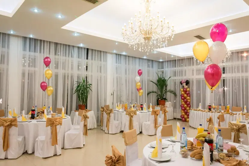 https://honeypot0.s3.amazonaws.com/1700748267228-gallery-RESTAURANT%20ALBA%20%287%29.webp
