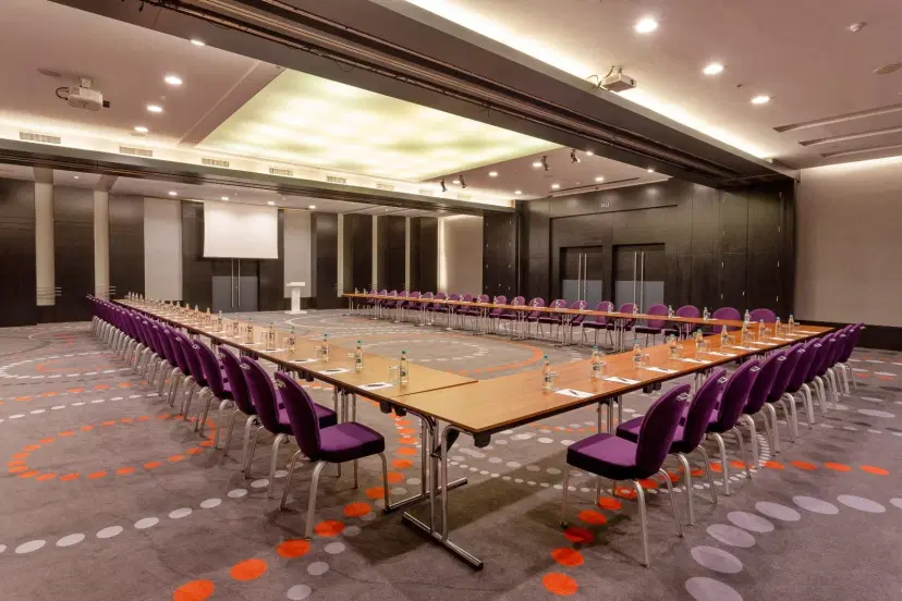 https://honeypot0.s3.amazonaws.com/1700752679022-gallery-HOTEL%20SHERATON%20%282%29.webp