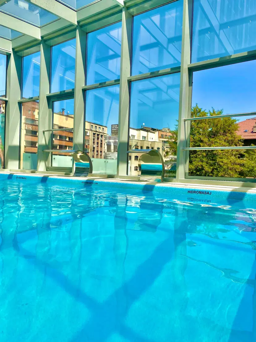 https://honeypot0.s3.amazonaws.com/1700752679165-gallery-HOTEL%20SHERATON%20%283%29.webp