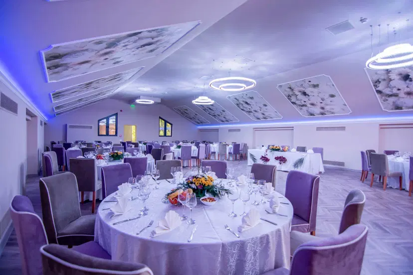 https://honeypot0.s3.amazonaws.com/1700894807850-gallery-RESTAURANT%20ELEVEN%20%286%29.webp