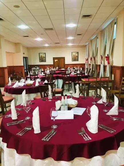 https://honeypot0.s3.amazonaws.com/1700900239660-gallery-BUN%20BUN%20EVENTS%20%281%29.webp