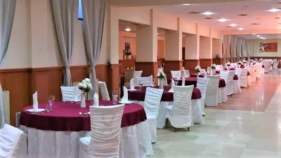 https://honeypot0.s3.amazonaws.com/1700900239944-gallery-BUN%20BUN%20EVENTS%20%284%29.webp