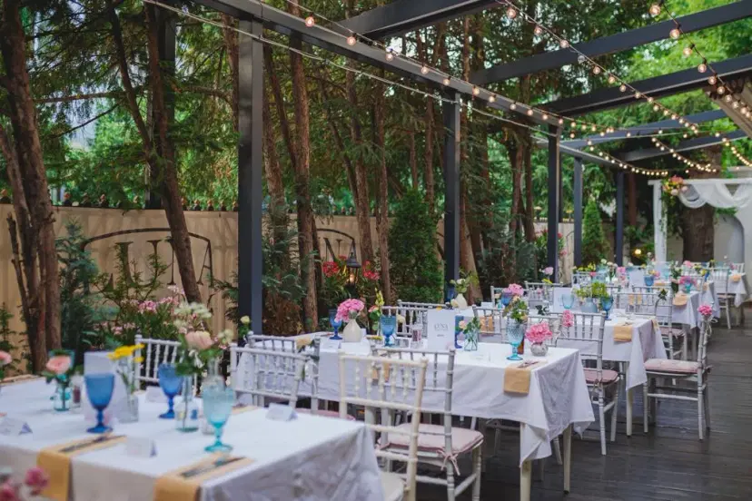 https://honeypot0.s3.amazonaws.com/1700906940411-gallery-LUNA%20CAFE%26BISTRO%20%282%29.webp