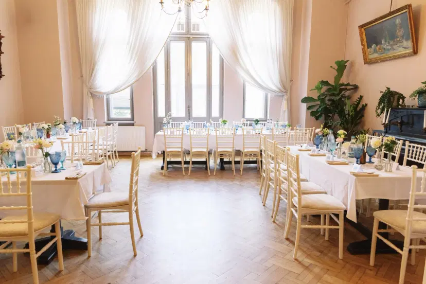 https://honeypot0.s3.amazonaws.com/1700906940697-gallery-LUNA%20CAFE%26BISTRO%20%284%29.webp