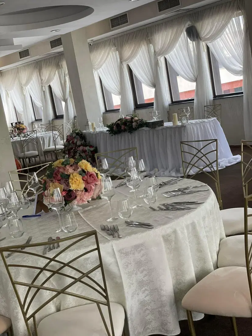 https://honeypot0.s3.amazonaws.com/1701075551633-gallery-RESTAURANT%20SYTAGO%20%20%285%29.webp