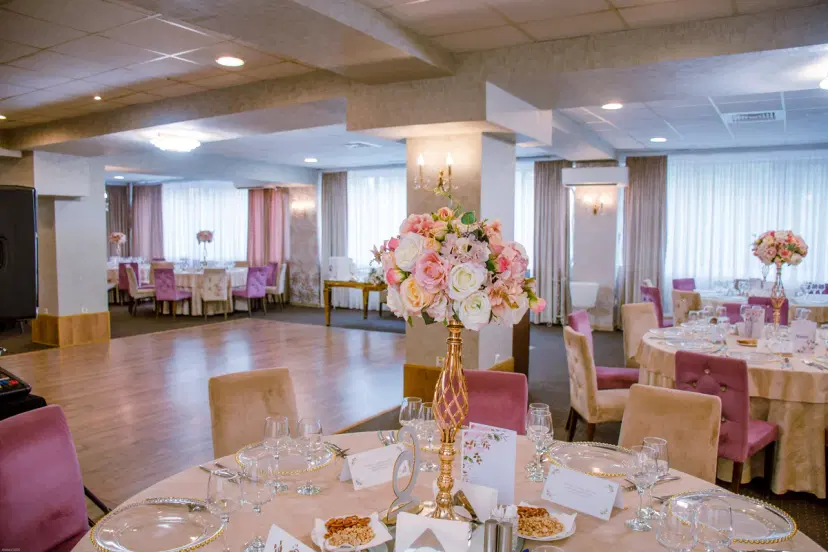 https://honeypot0.s3.amazonaws.com/1701075842511-gallery-Vanity-Ballroom-12.webp