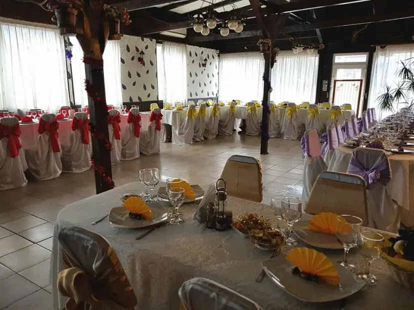 https://honeypot0.s3.amazonaws.com/1701122672877-gallery-restaurant-stejaru%20%283%29.webp