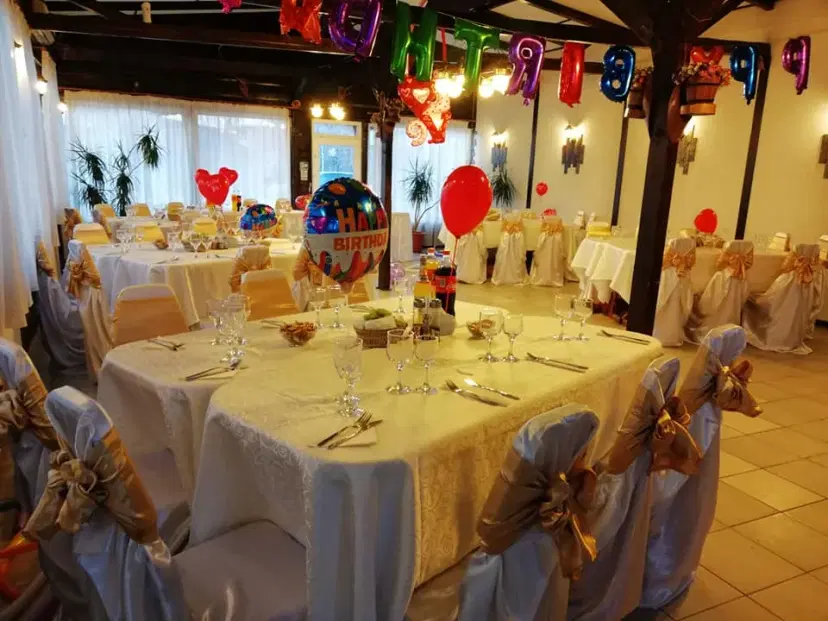 https://honeypot0.s3.amazonaws.com/1701122673671-gallery-restaurant-stejaru%20%2812%29.webp