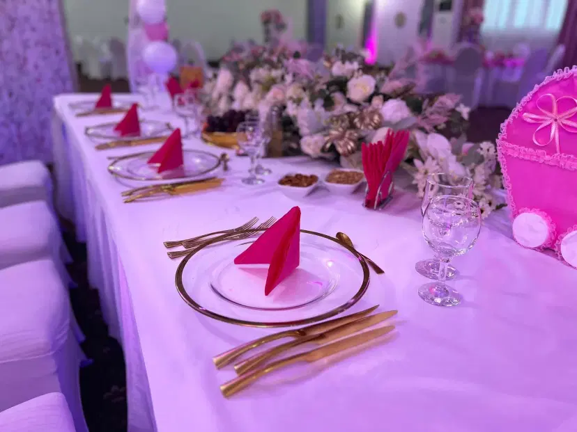 https://honeypot0.s3.amazonaws.com/1701129252353-gallery-eva-ballroom%20%281%29.webp