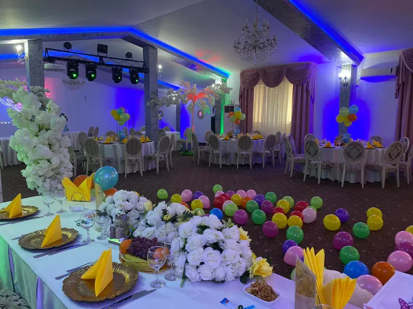 https://honeypot0.s3.amazonaws.com/1701129252871-gallery-eva-ballroom%20%285%29.webp