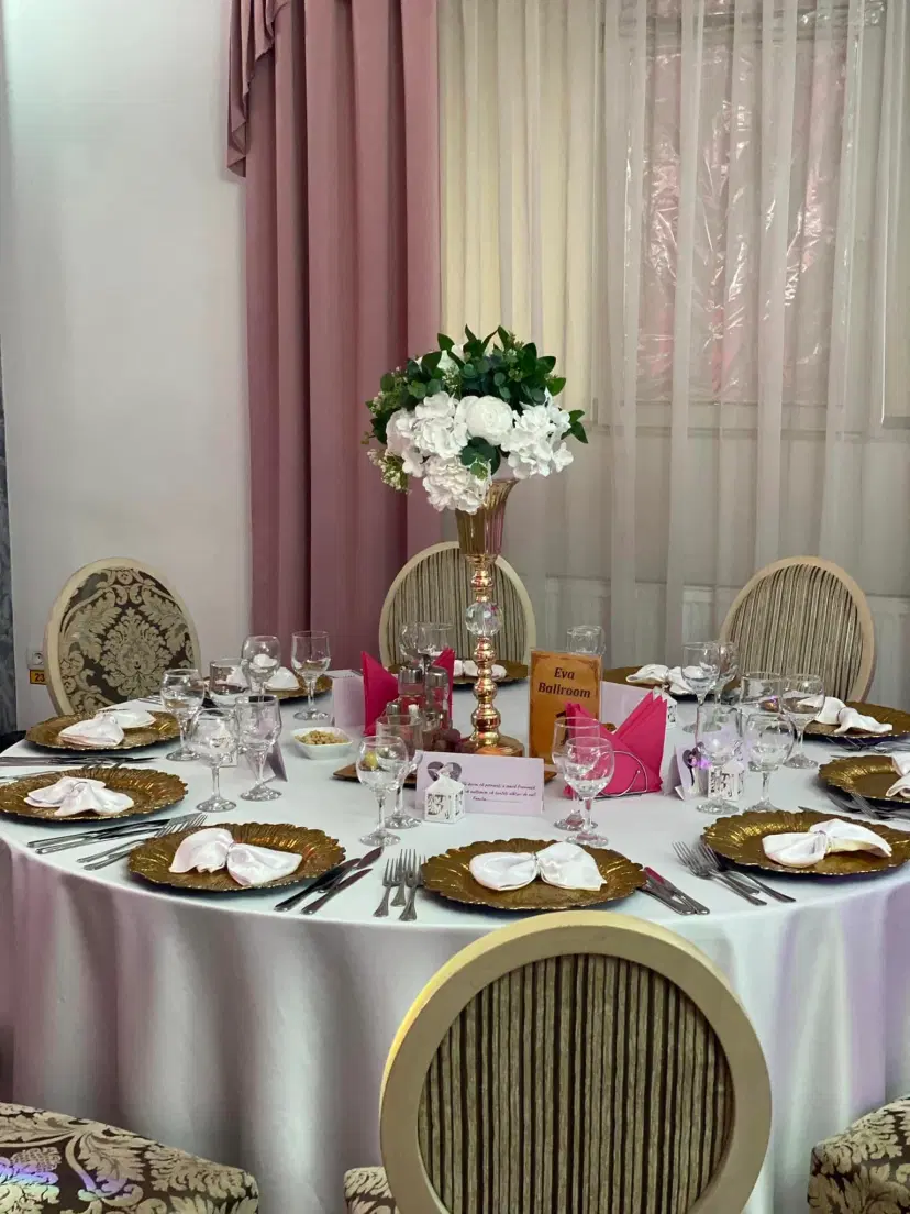 https://honeypot0.s3.amazonaws.com/1701129253273-gallery-eva-ballroom%20%287%29.webp