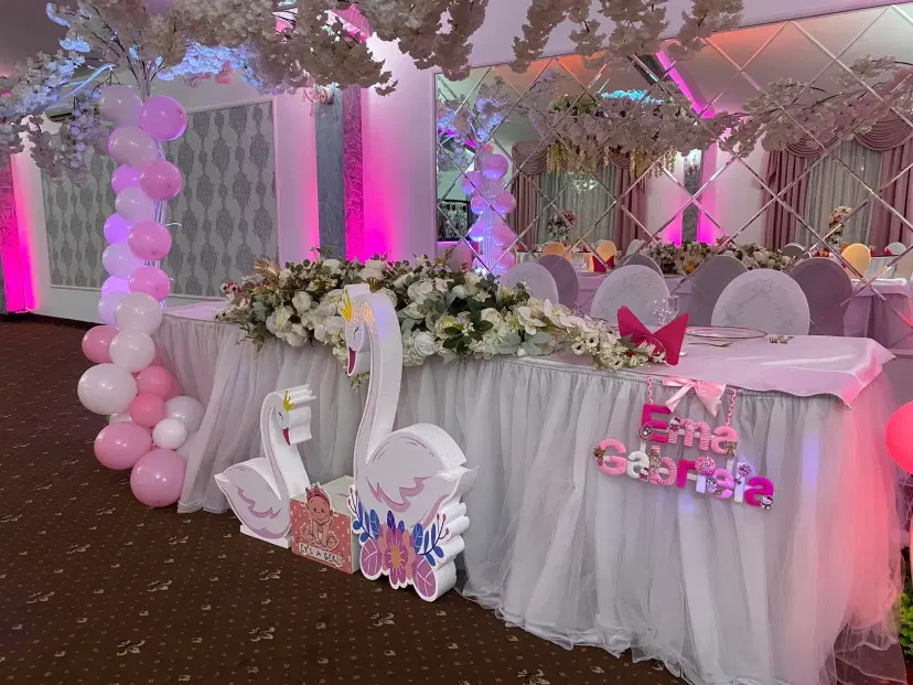 https://honeypot0.s3.amazonaws.com/1701129253431-gallery-eva-ballroom%20%288%29.webp
