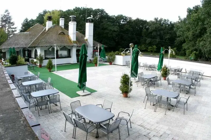https://honeypot0.s3.amazonaws.com/1701176991159-gallery-RESTAURANT%20CASA%20ALBA%20%284%29.webp