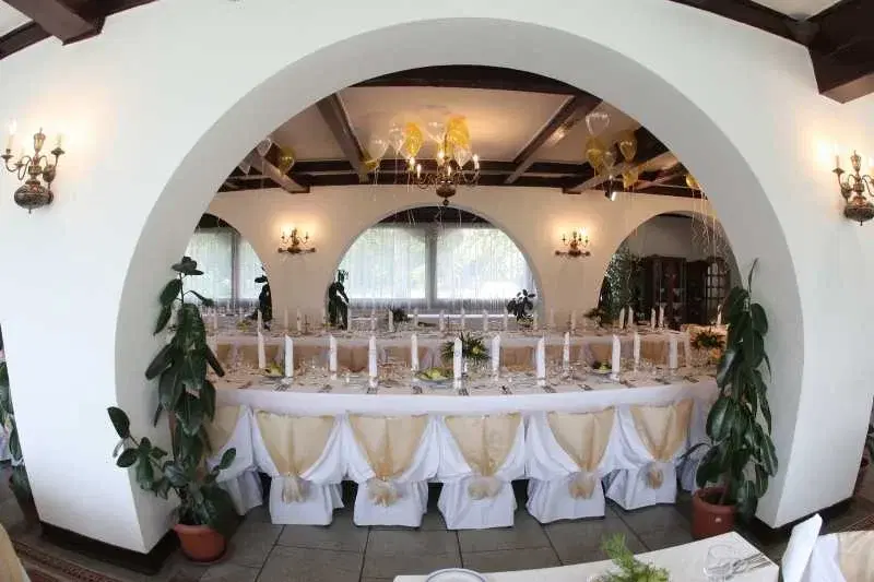https://honeypot0.s3.amazonaws.com/1701176991411-gallery-RESTAURANT%20CASA%20ALBA%20%286%29.webp