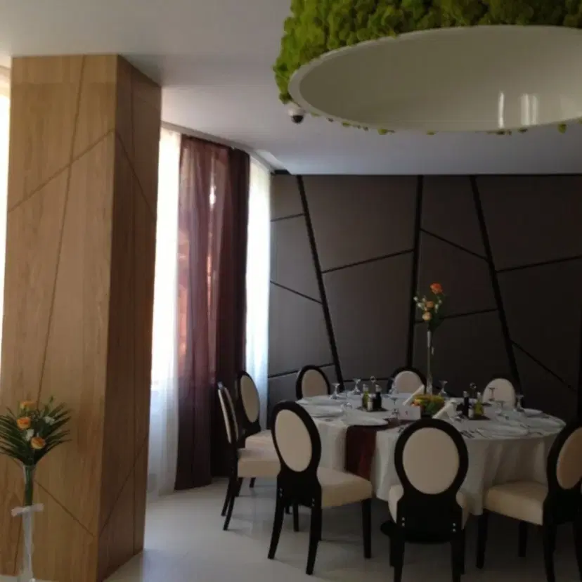 https://honeypot0.s3.amazonaws.com/1701178175755-gallery-MIGNON%20BISTRO%20%284%29.webp