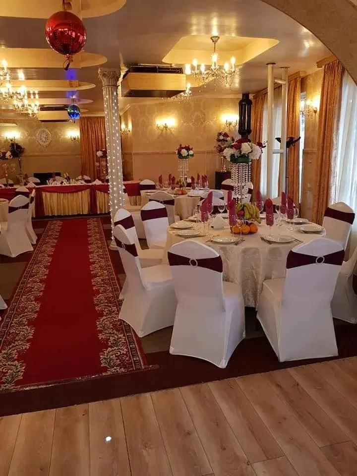 https://honeypot0.s3.amazonaws.com/1701182183756-gallery-RESTAURANT%20MIVAS%20%287%29.webp