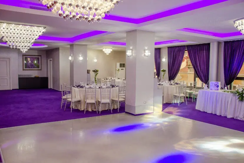 https://honeypot0.s3.amazonaws.com/1701242548884-gallery-FERDINAND%20BALLROOM%20%284%29.webp