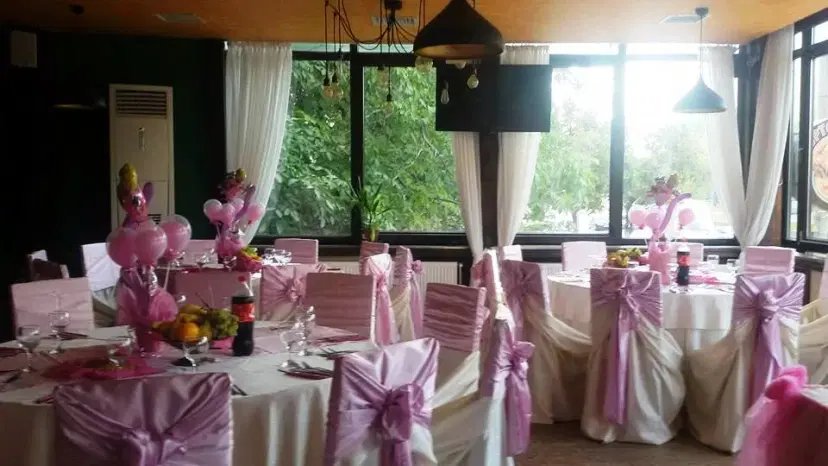 https://honeypot0.s3.amazonaws.com/1701245609251-gallery-RESTAURANT%20RESSU%20%287%29.webp
