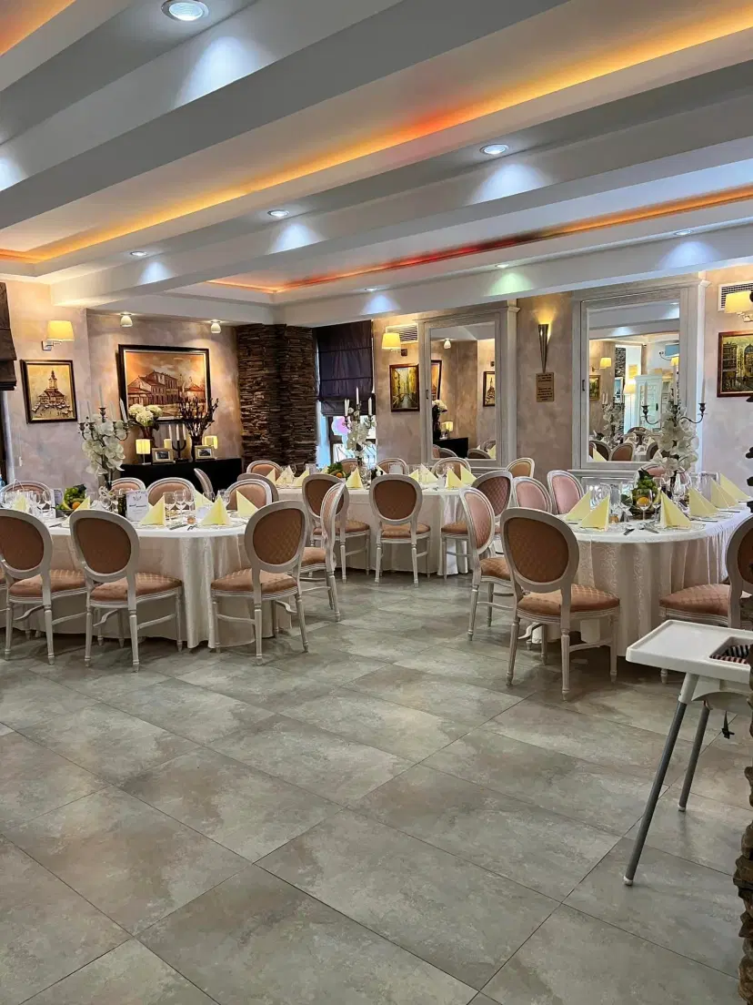 https://honeypot0.s3.amazonaws.com/1701253042853-gallery-RESTAURANT%20CASA%20ANCA%20%284%29.webp