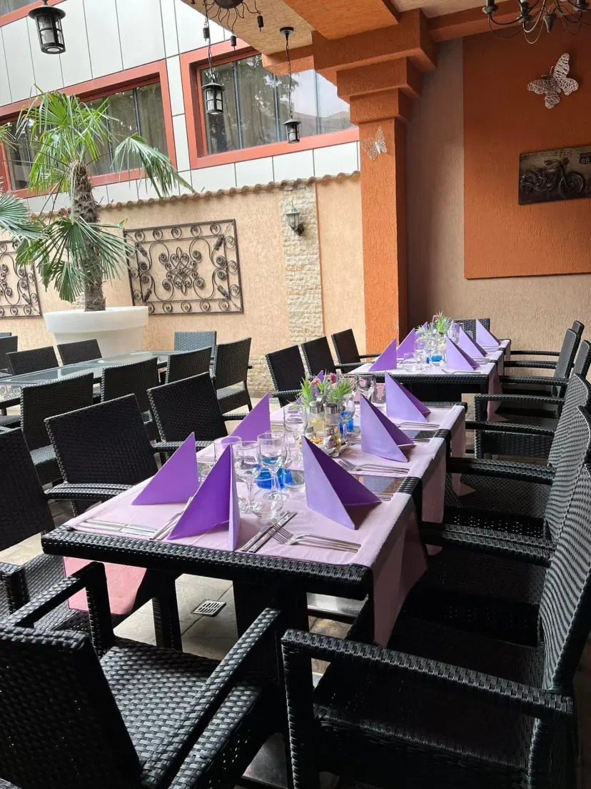 https://honeypot0.s3.amazonaws.com/1701253043427-gallery-RESTAURANT%20CASA%20ANCA%20%288%29.webp