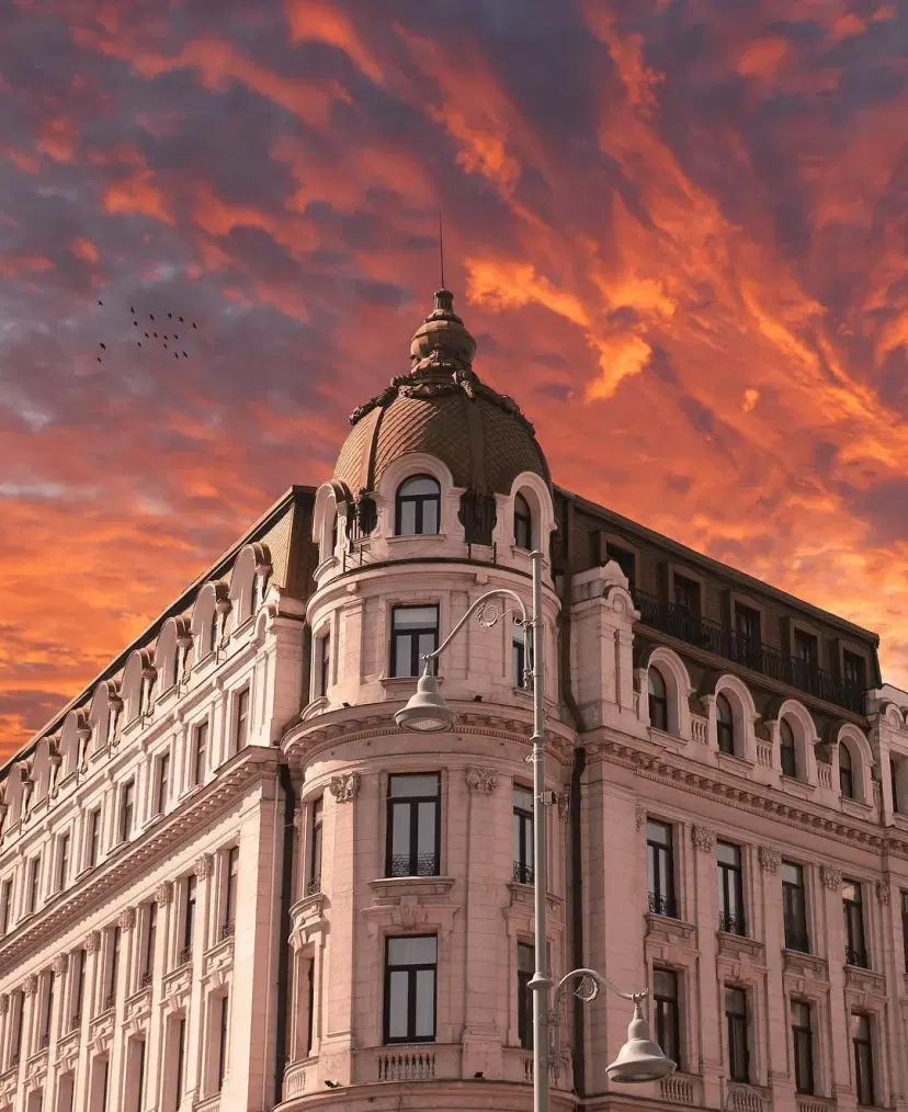 https://honeypot0.s3.amazonaws.com/1701353799800-gallery-HOTEL%20CAPITOL%20%282%29.webp