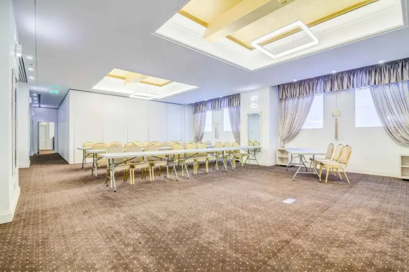 https://honeypot0.s3.amazonaws.com/1701353800651-gallery-HOTEL%20CAPITOL%20%283%29.webp