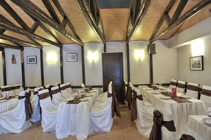 https://honeypot0.s3.amazonaws.com/1701425388589-gallery-RESTAURANT%20TROPICANA%20%20%282%29.webp