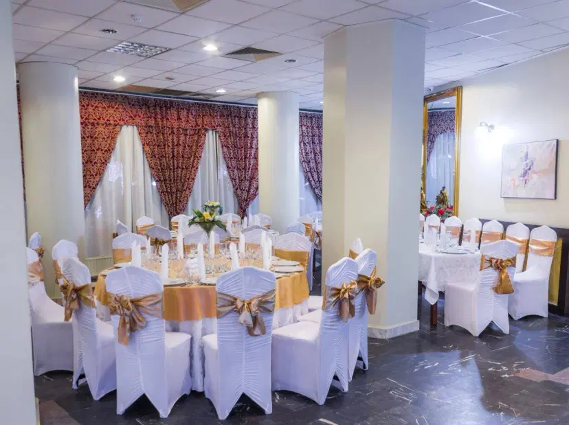 https://honeypot0.s3.amazonaws.com/1701591878152-gallery-HOTEL%20DAMBOVITA%20%20%283%29.webp