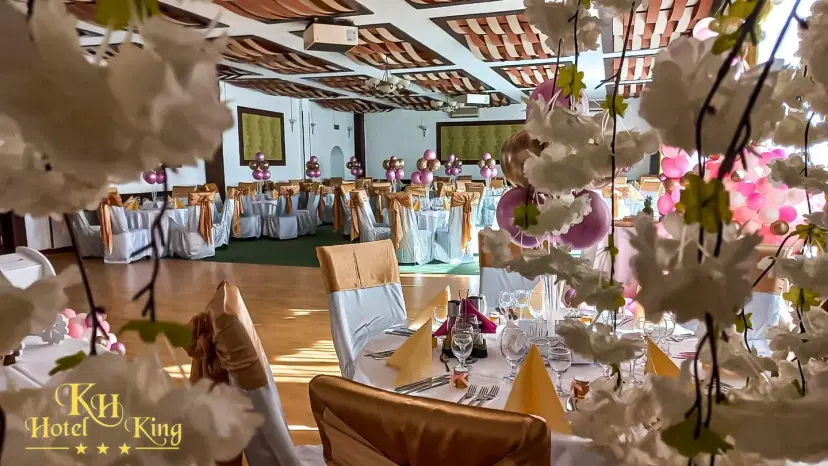 https://honeypot0.s3.amazonaws.com/1701594535566-gallery-HOTEL%20KING%20%282%29.webp